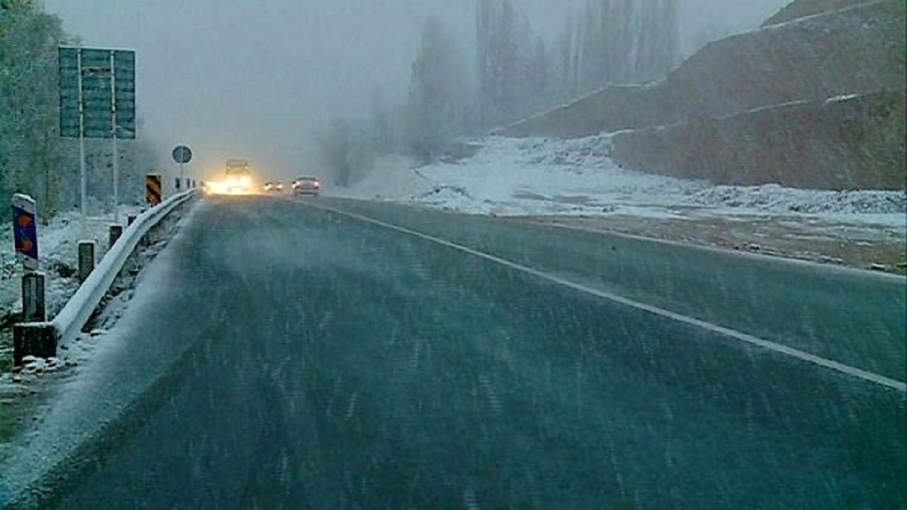 رانندگان با تجهیزات ایمنی و زمستانی تردد کنند