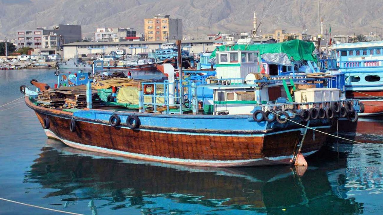 پیگیر دریافت مجوز سفر دوم ته لنجی برای ملوانان هستیم/ لزوم بروزرسانی لیست کالا‌های ته لنجی