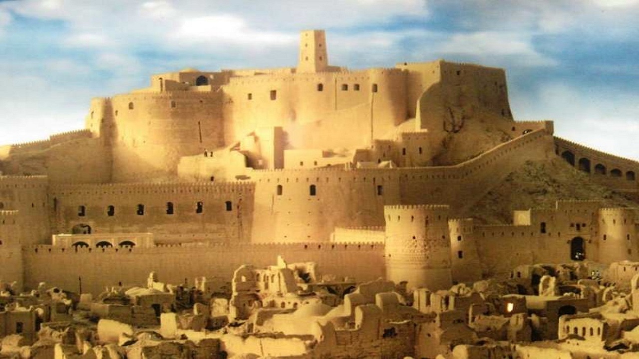 فاز اول عملیات نورپردازی ارگ تاریخی بم به پایان رسید