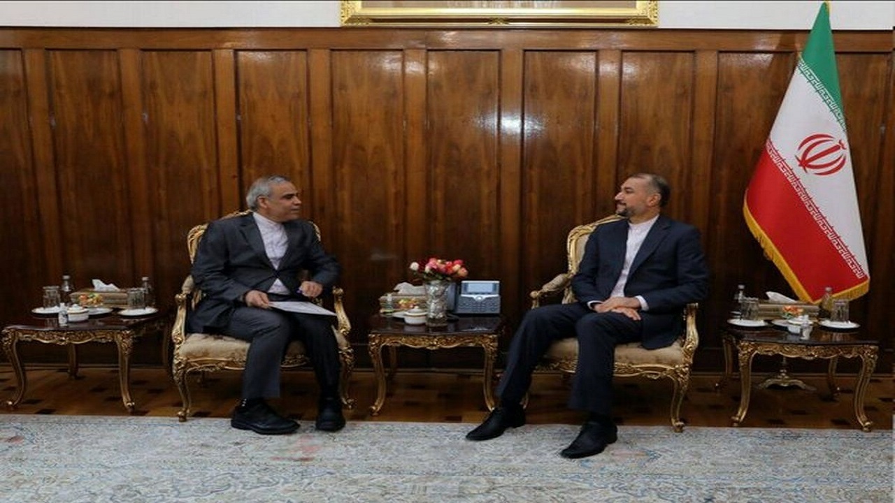 تاکید وزیر امور خارجه ایران بر توسعه همکاری‌ها با پاکستان