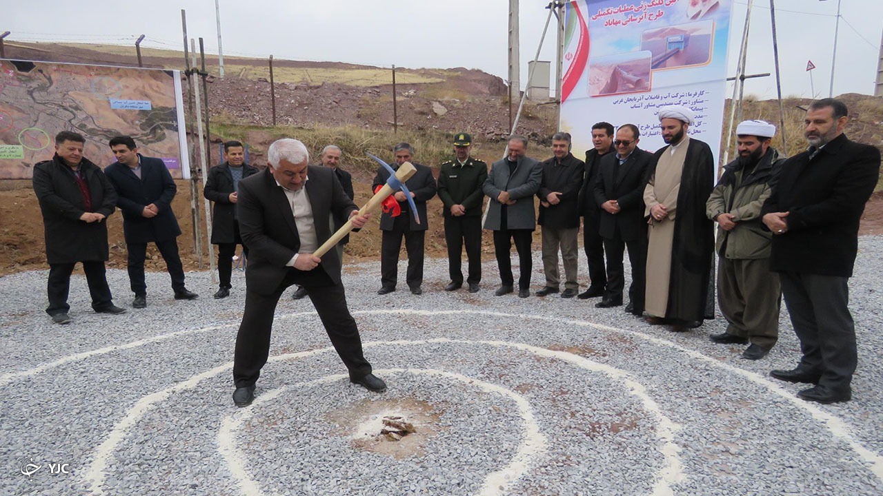 طرح احداث مخزن ۲ هزار مترمکعبی شهر گوگ تپه کلنگ زنی شد