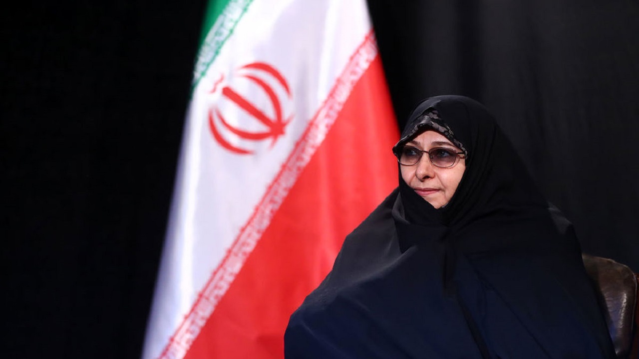 دشمن برای از بین بردن حرمت زنان برنامه‌ریزی کرده است
