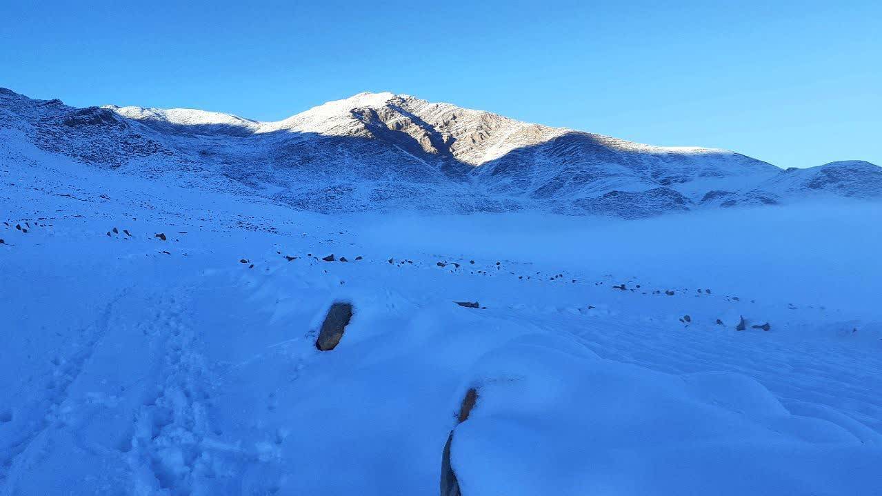 بارش برف در روستای حصار از