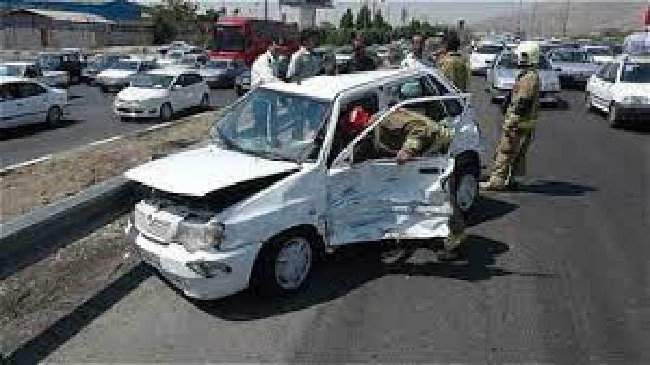 مصدوم شدن ۱۱ نفر در ۲ تصادف جاده‌ای در گیلان