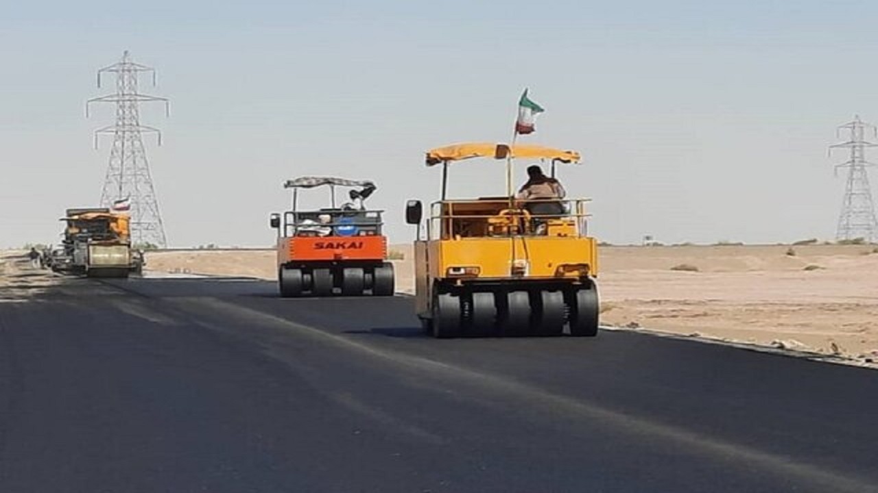 آغاز عملیات اجرایی آسفالت ۱۵ کیلومتر باند دوم در محور زاهدان_بیرجند