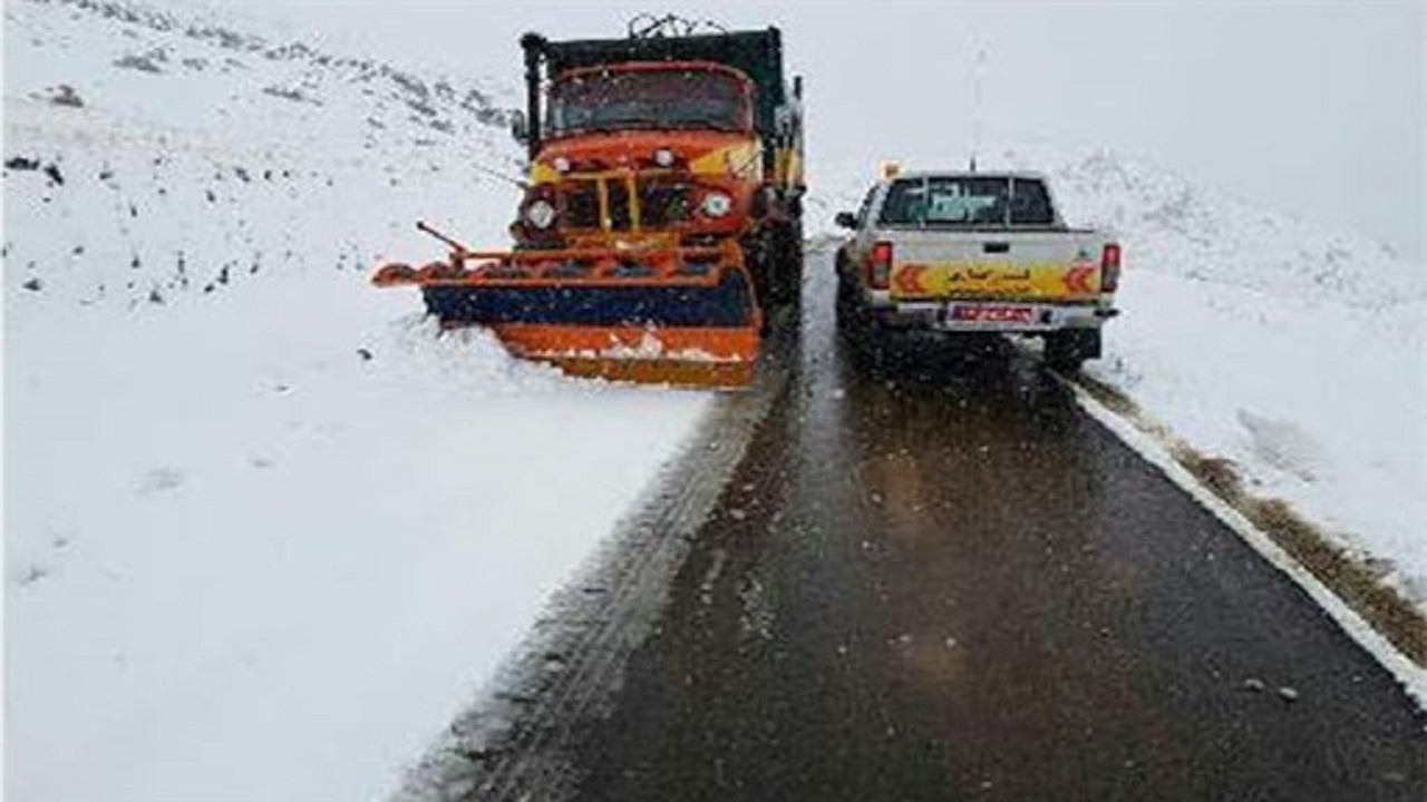 برف‌روبی بیش از ۲۵۰ کیلومتر از محورهای استان سمنان