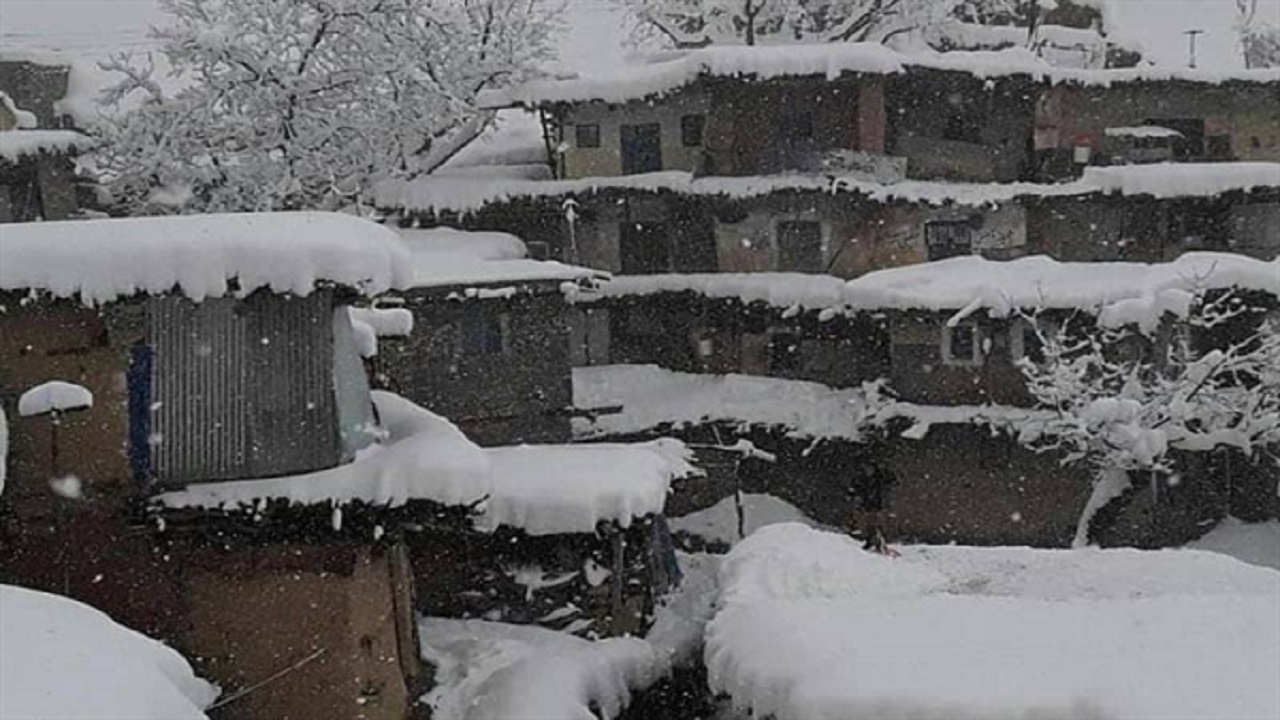 برف جاده گردشگری روستای سرآقاسید را تا بهار آینده مسدود کرد