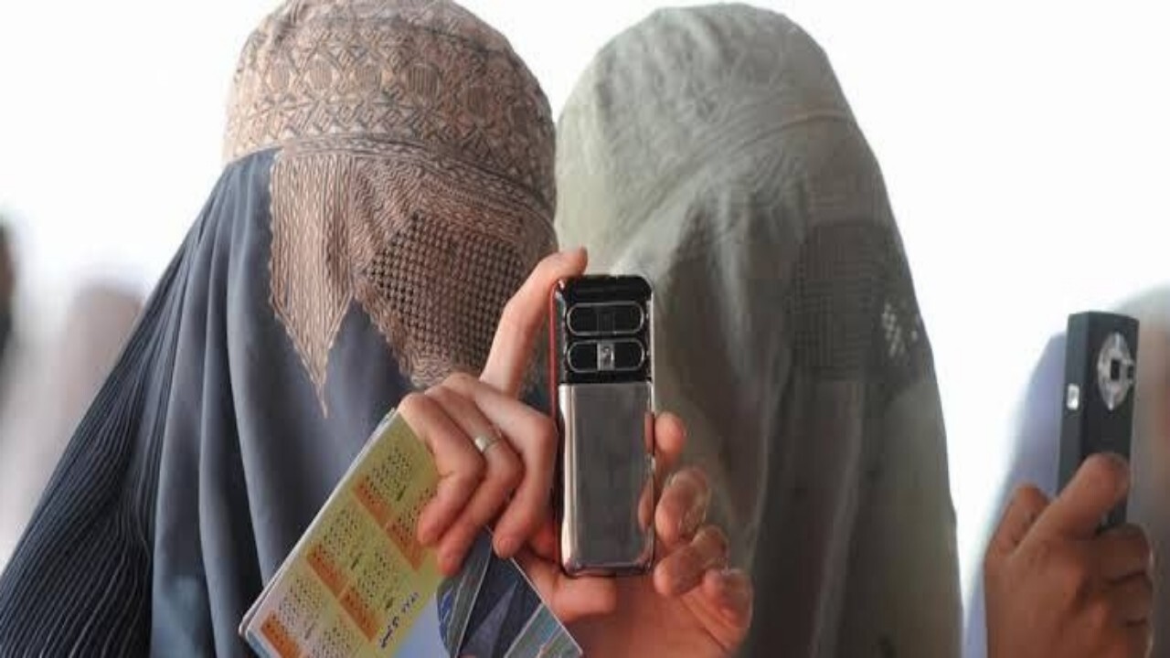 خدمات مخابراتی در غزنی برای زنان ممنوع شد