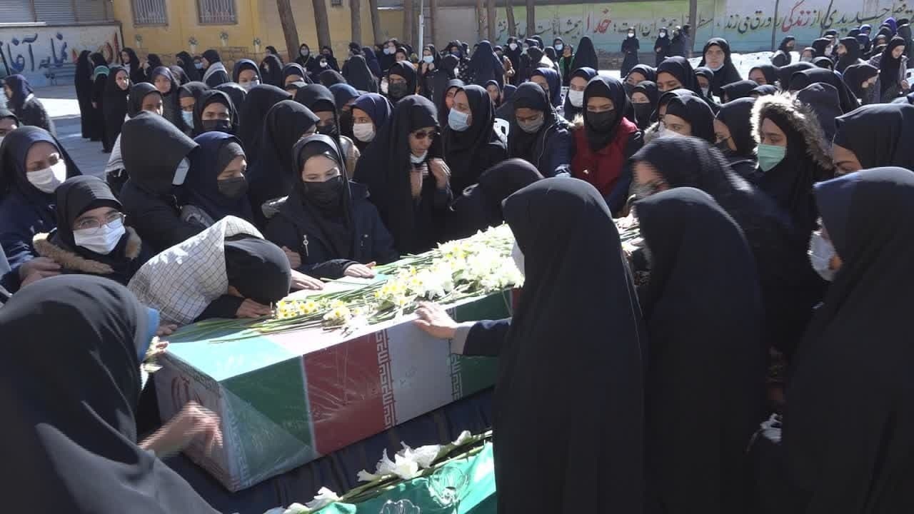 گمنام در زمین و خوشنام در آسمان