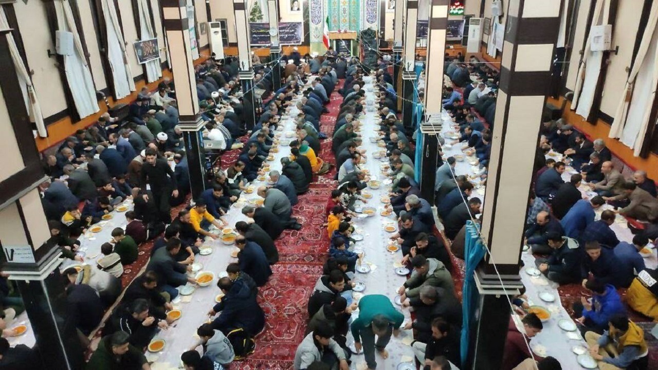 برپایی سفره احسان هزار و ۲۰۰ نفری در چهاربرج + تصاویر