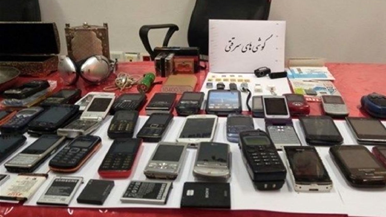 کشف ۴۷ تلفن همراه سرقتی توسط مرزبانان در تایباد