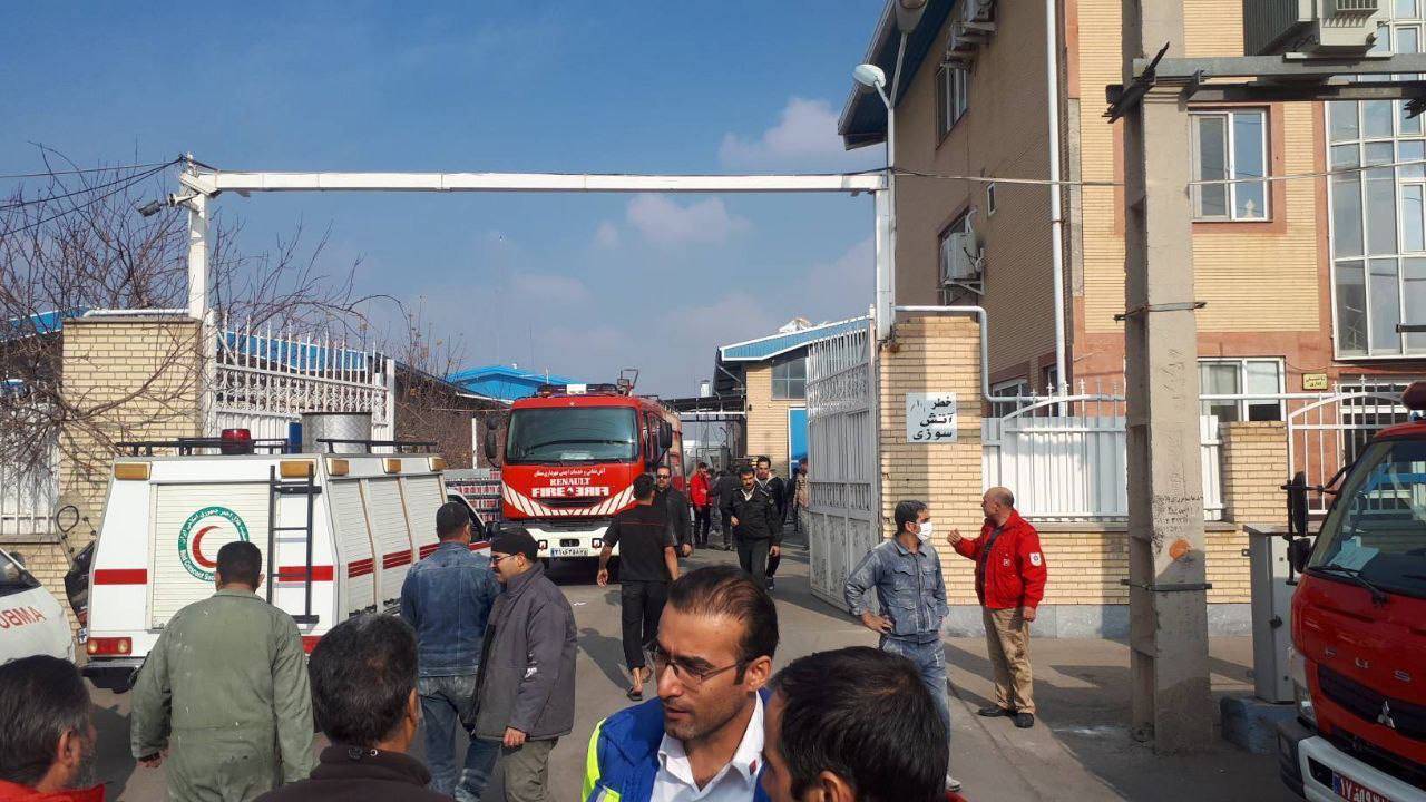 انفجار کارخانه رنگسازی در آذرشهر انفجار کارخانه رنگسازی در آذرشهر