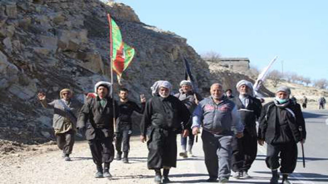 ۱۲۰۰ زائر پیاده عراقی وارد مشهد شدند