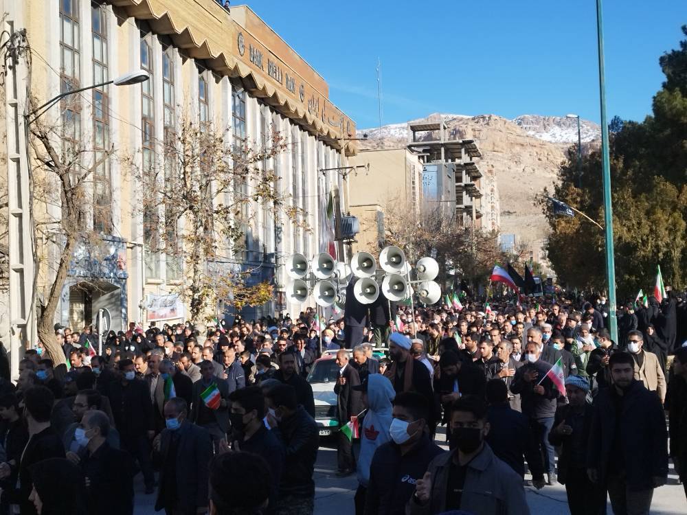 پیکر ۶۵ شهید گمنام دوران دفاع مقدس در ایلام تشییع شد