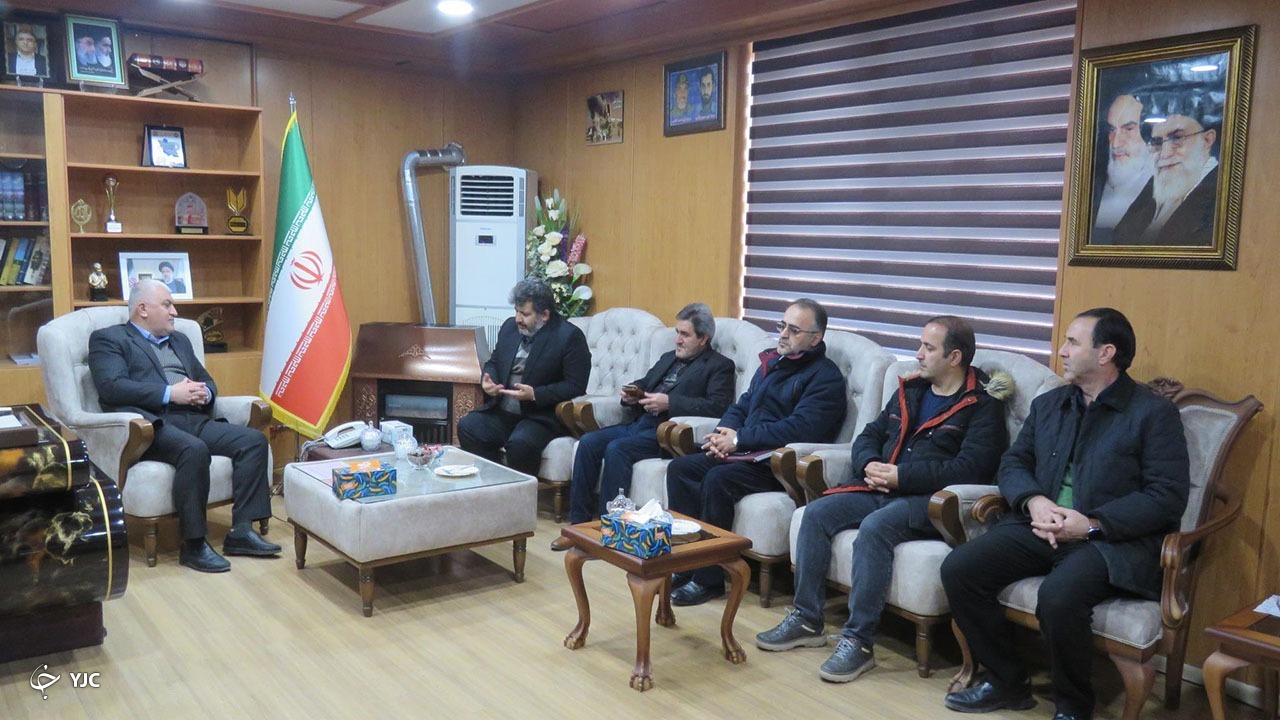 مدیرکل صدا و سیمای مرکز مهاباد با فرماندار دیدار کرد