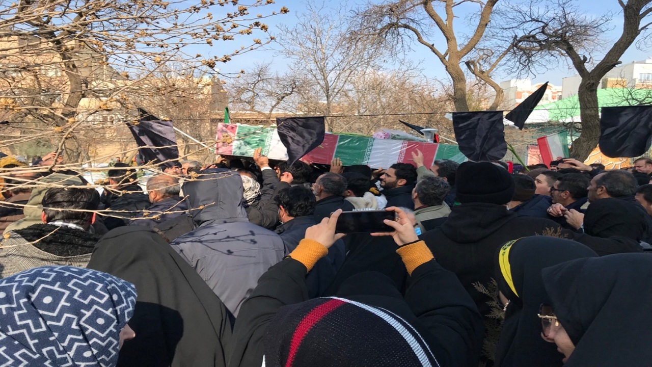 تشییع و به خاکسپاری شهید گمنام ۱۶ ساله در همدان