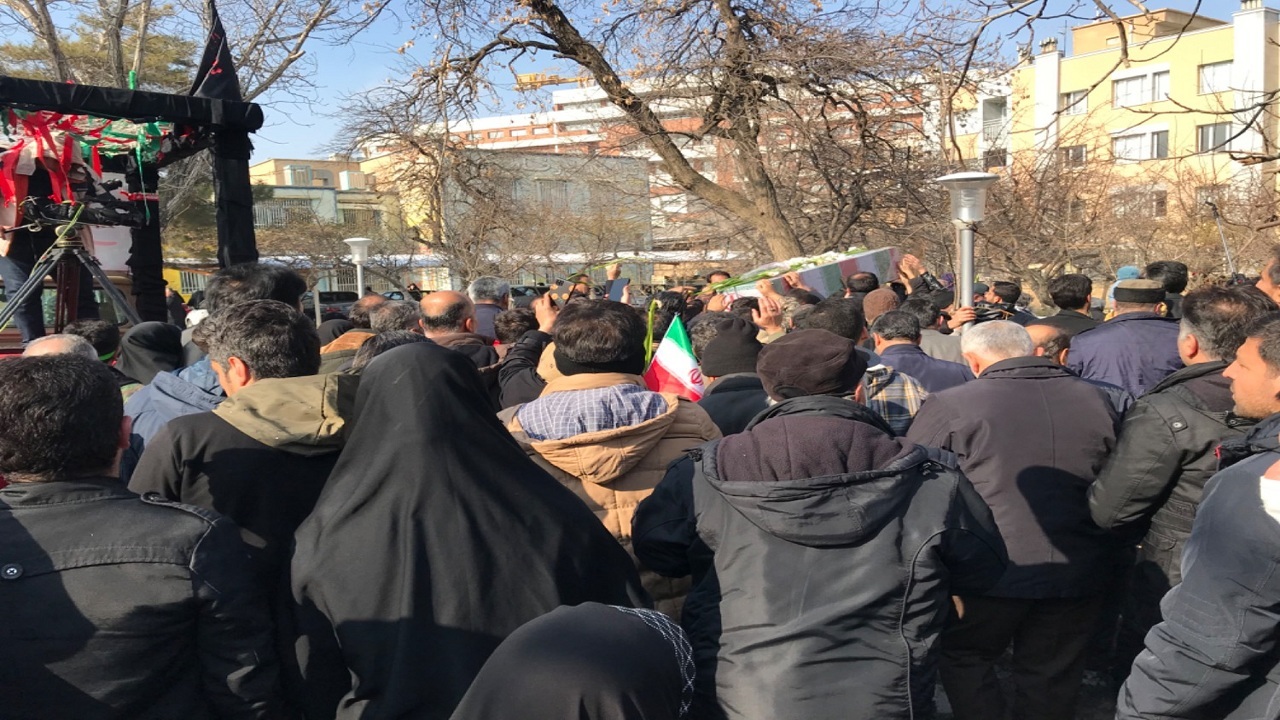 تشییع و به خاکسپاری شهید گمنام ۱۶ ساله در همدان