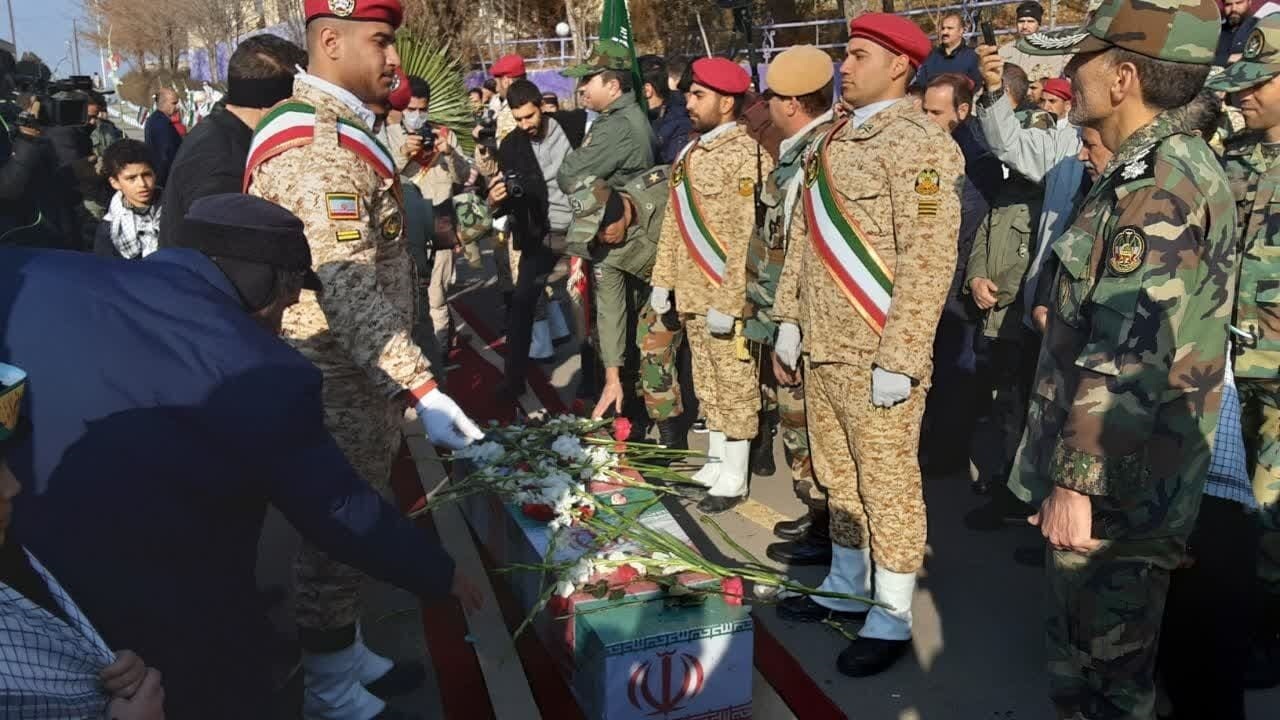 تشییع سه شهید گمنام در زنجان