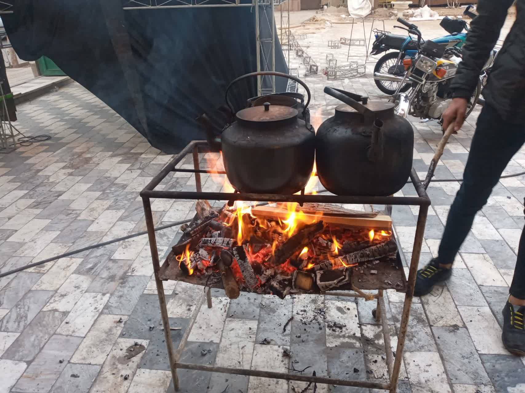 برپایی ایستگاه صلواتی به میزبانی قمی&zwnj;ها + تصاویر
