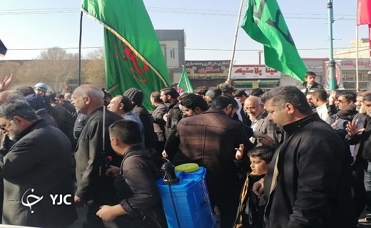 استقبال باشکوه یزدی&zwnj;ها از لاله&zwnj;های زهرایی/ ۱۵ شهید خوشنام در استان یزد آرام گرفتند+تصویر