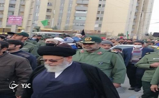 استقبال باشکوه یزدی&zwnj;ها از لاله&zwnj;های زهرایی/ ۱۵ شهید خوشنام در استان یزد آرام گرفتند+تصویر
