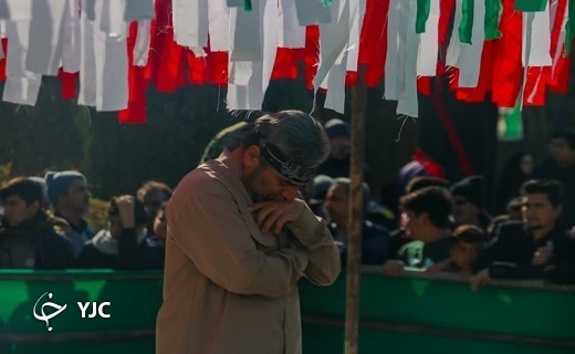 استقبال باشکوه یزدی&zwnj;ها از لاله&zwnj;های زهرایی/ ۱۵ شهید خوشنام در استان یزد آرام گرفتند+تصویر