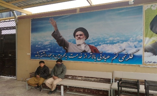 سرکنسولگری ایران در مزارشریف غذای گرم توزیع کرد
