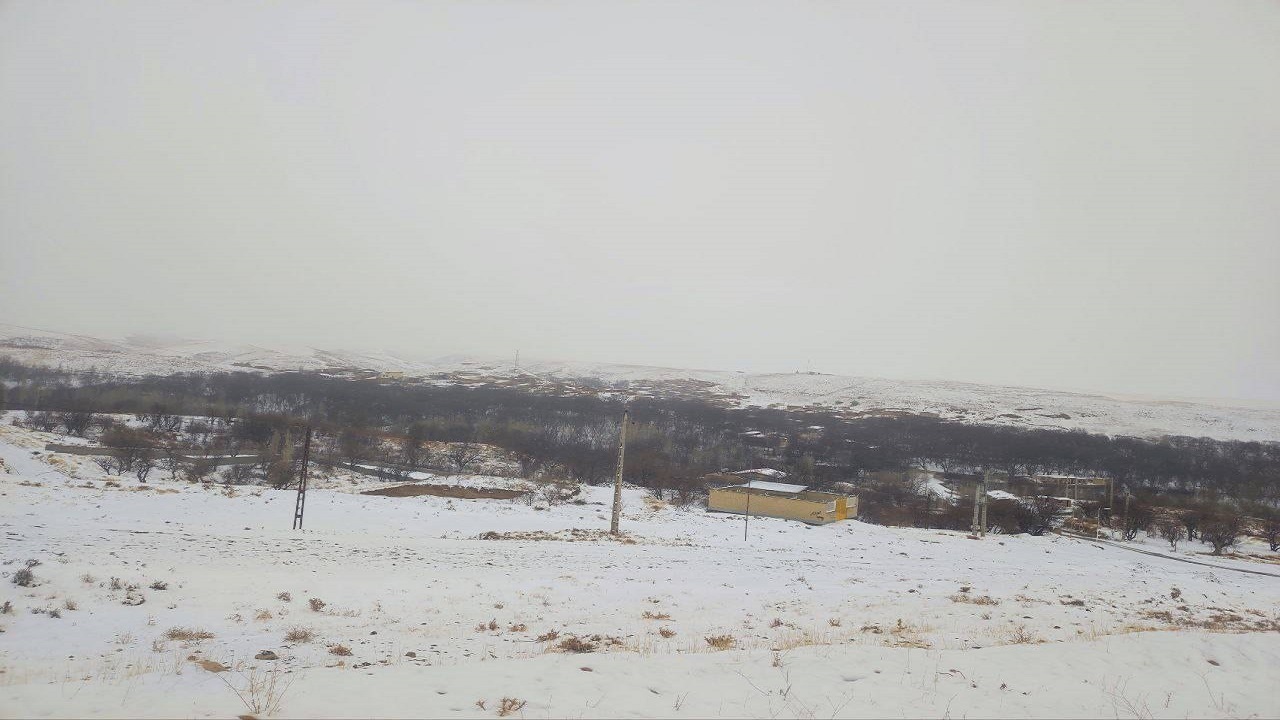 روستای توآباد با بارش برف رخت سپید بر تن کرد + تصاویر