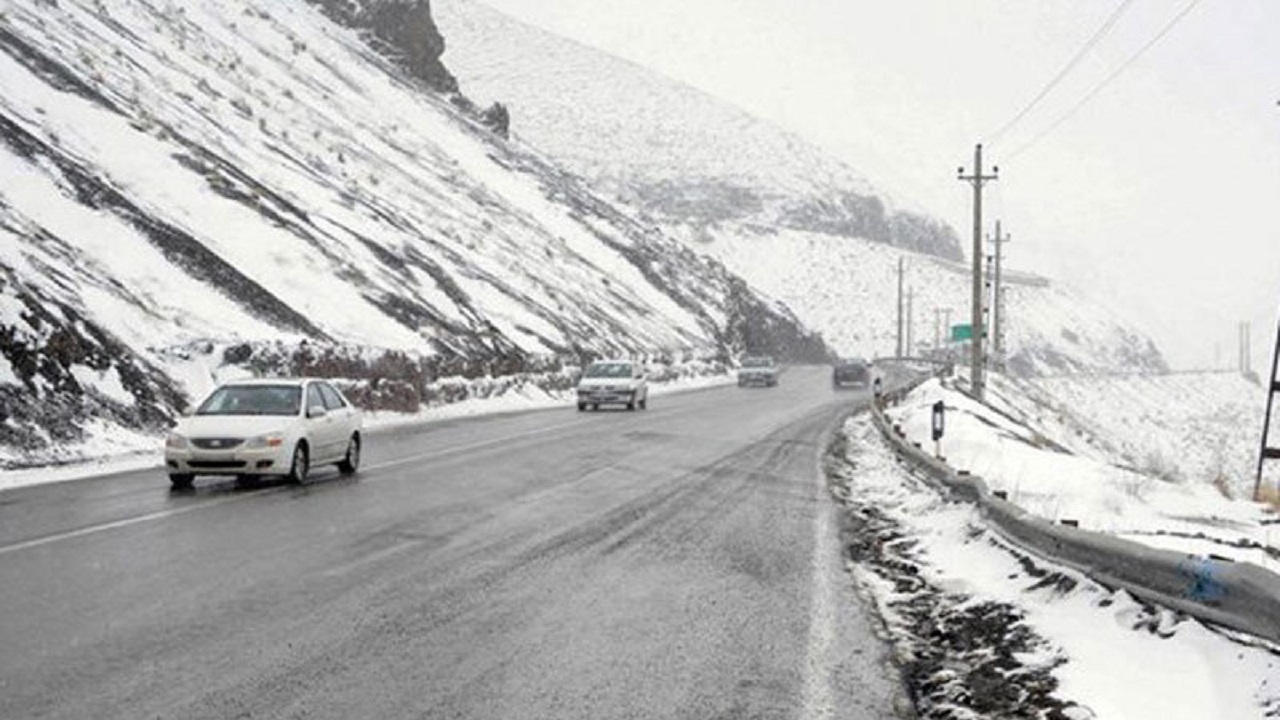 تردد در محور‌های برف‌گیر چهارمحال و بختیاری به کندی انجام می‌شود