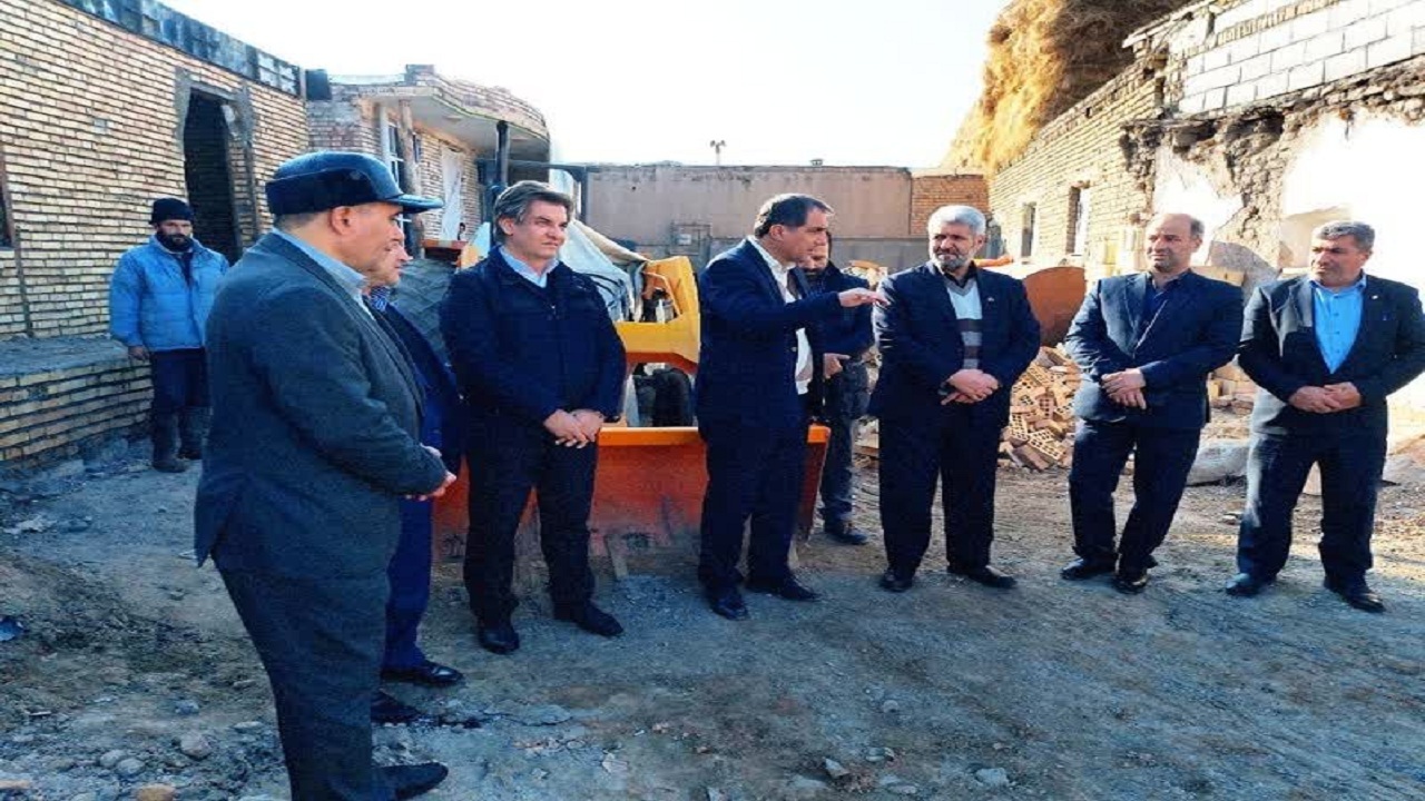 مدیران بانک‌ها بر پرداخت تسهیلات به زلزله زدگان خوی تاکید کردند