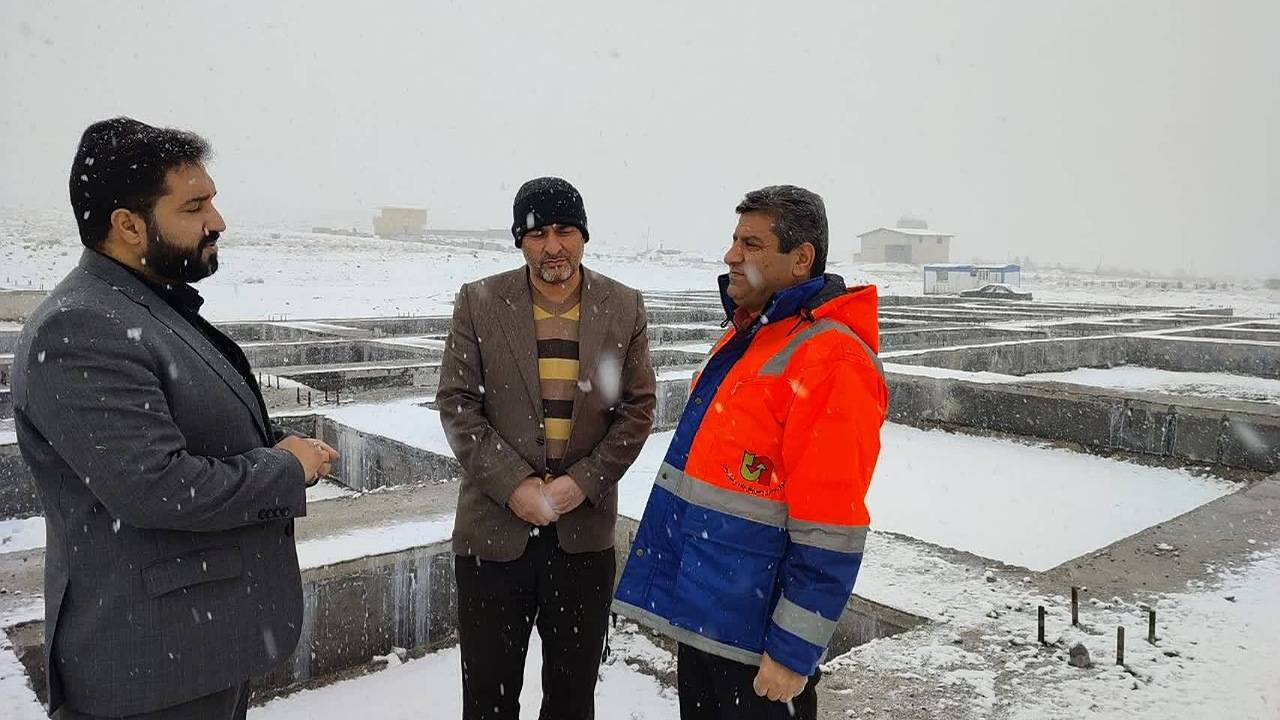 بازدید معاون عمرانی فرمانداری زرند از تجهیزات زمستانی راهداری