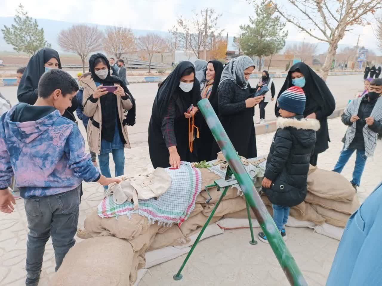 برگزاری نمایشگاه برپایی نمایشگاه خیابانی در رومشکان به روایت تصاویر