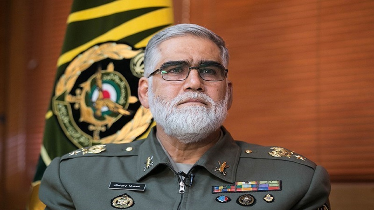 سردار سلیمانی، انسانی مخلص و از بن دندان مطیع امر ولایت بود