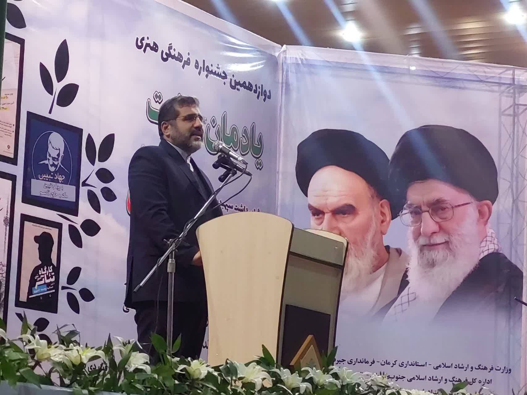 رهبر معظم انقلاب یکی از نظریه پردازان امت اسلام است