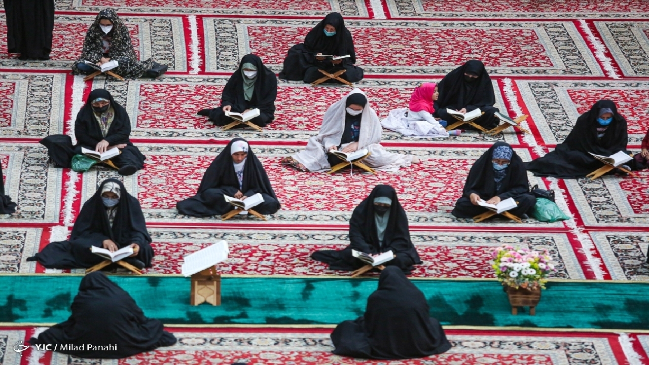 مادران و معلمان دو عنصر تربیت‌کننده جامعه هستند
