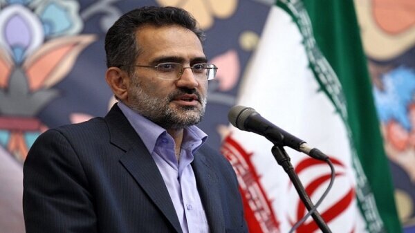 حاج قاسم عاقبت بخیری را در گرو رابطه قلبی با ولایت می دانستند