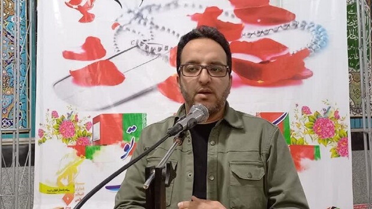 دشمن از شروع انقلاب اسلامی وارد میدان مبارزه شده است