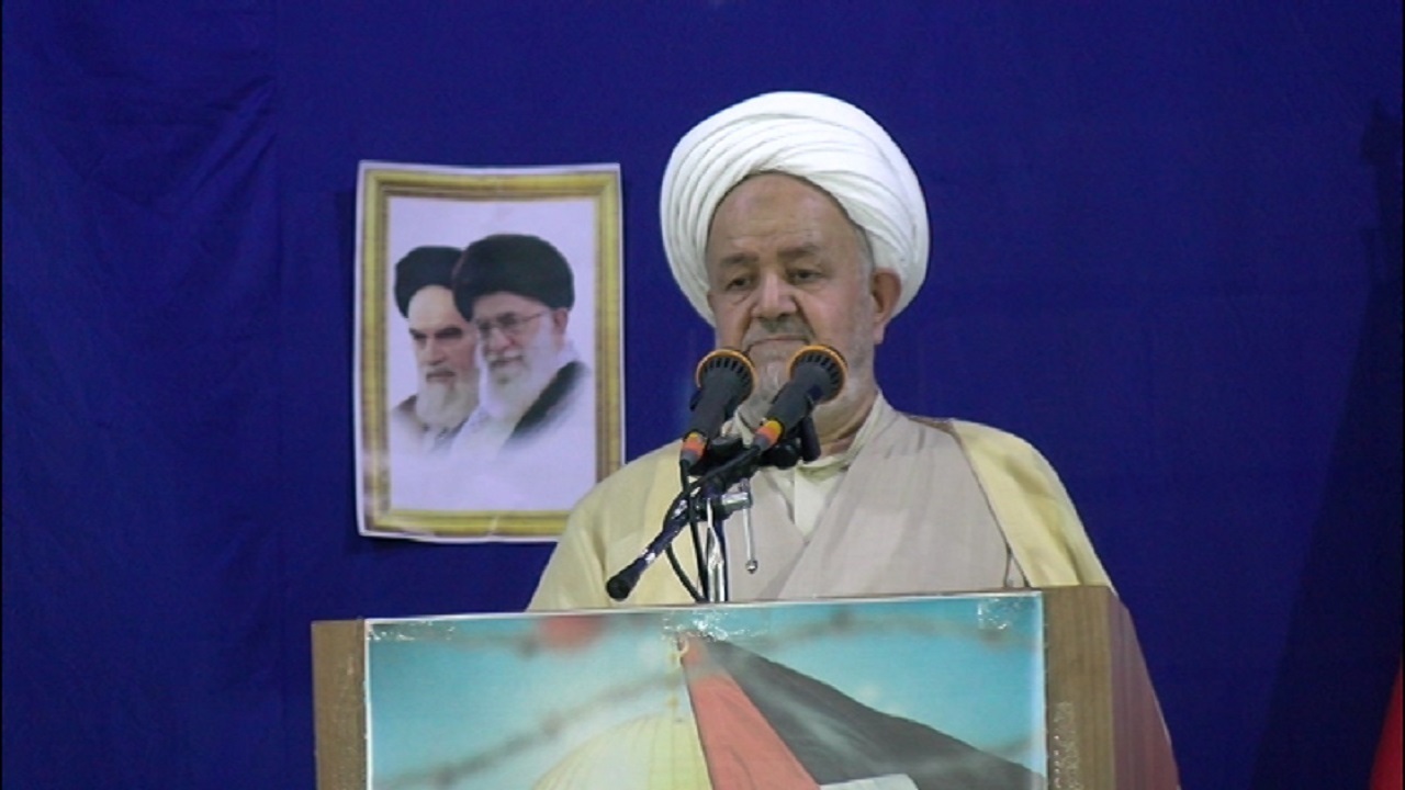 آشوب دشمنان خنثی شد/ حفظ انقلاب مهمترین وظیفه مردم است
