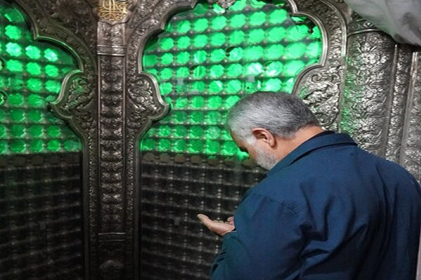 سردار سلیمانی در حرم