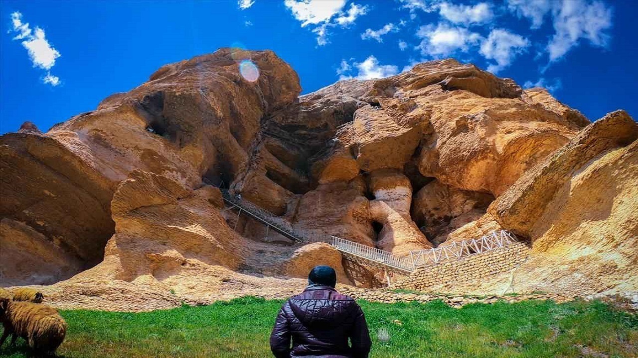 غاری دست کن و نهفته از اسرار/ معماری پیشرفته ایرانیان در یک آپارتمان قدیمی + فیلم