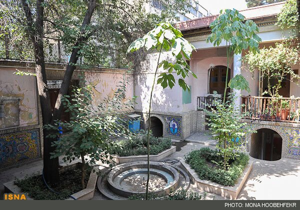 خانه پدری صادق هدایت