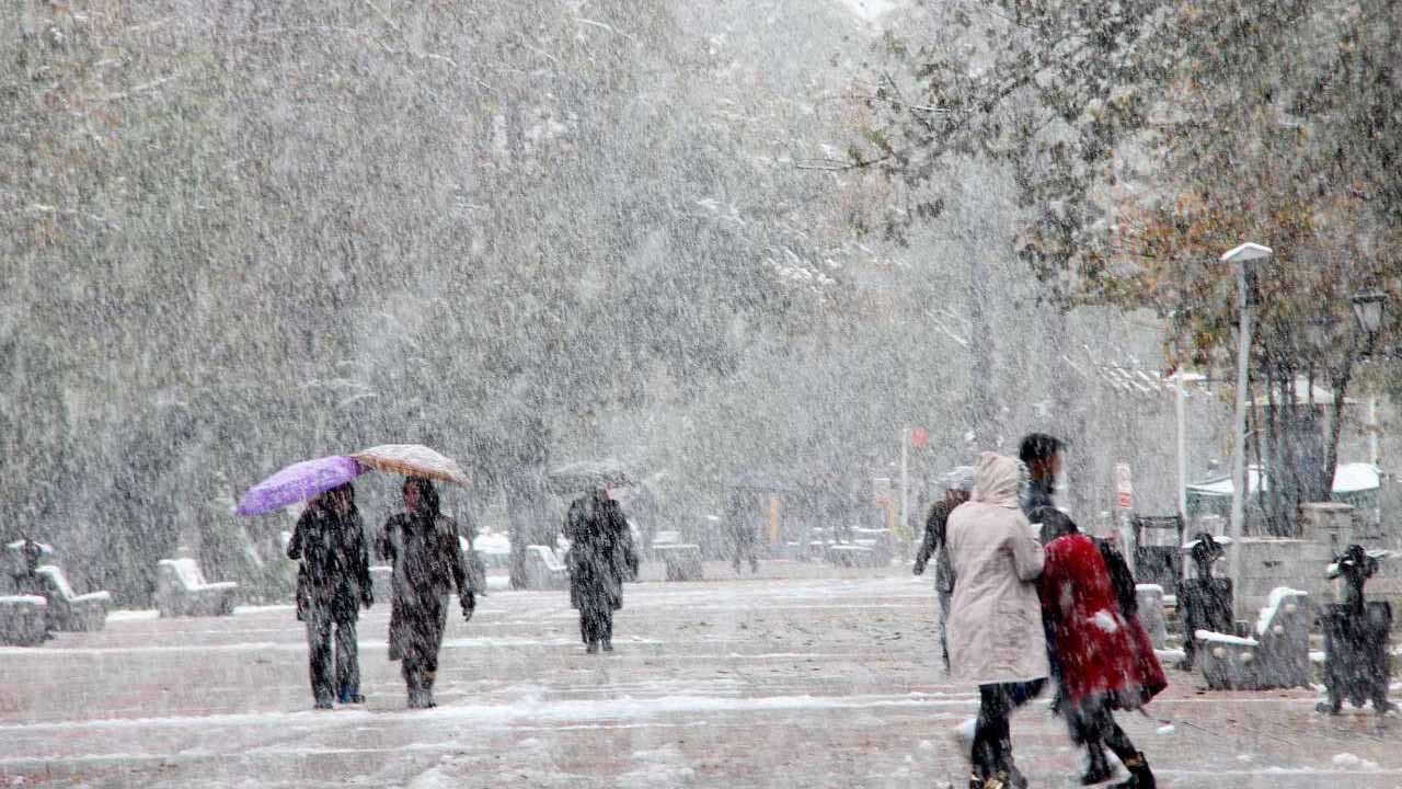 مدارس در شهر‌های برفی اصفهان غیرحضوری شد
