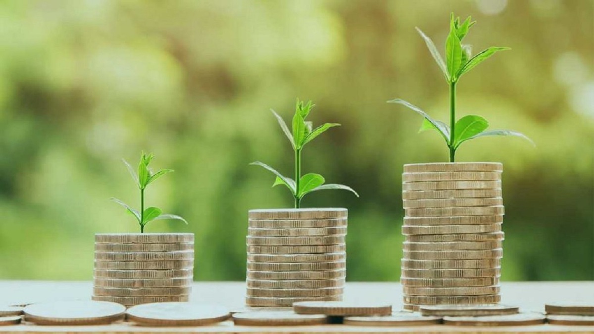 وقتی نمی‌دانی پولت را چگونه خرج کنی! / انتقال خودروی گران قیمت به بالای یک ساختمان ۵۷ طبقه + فیلم