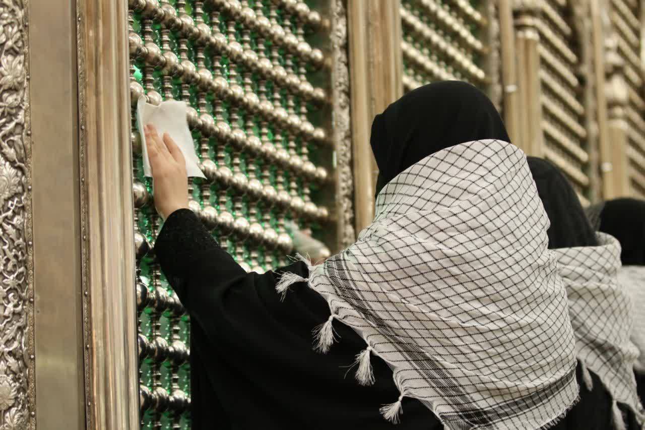 زیارت بسیجیان در حرم امام خمینی