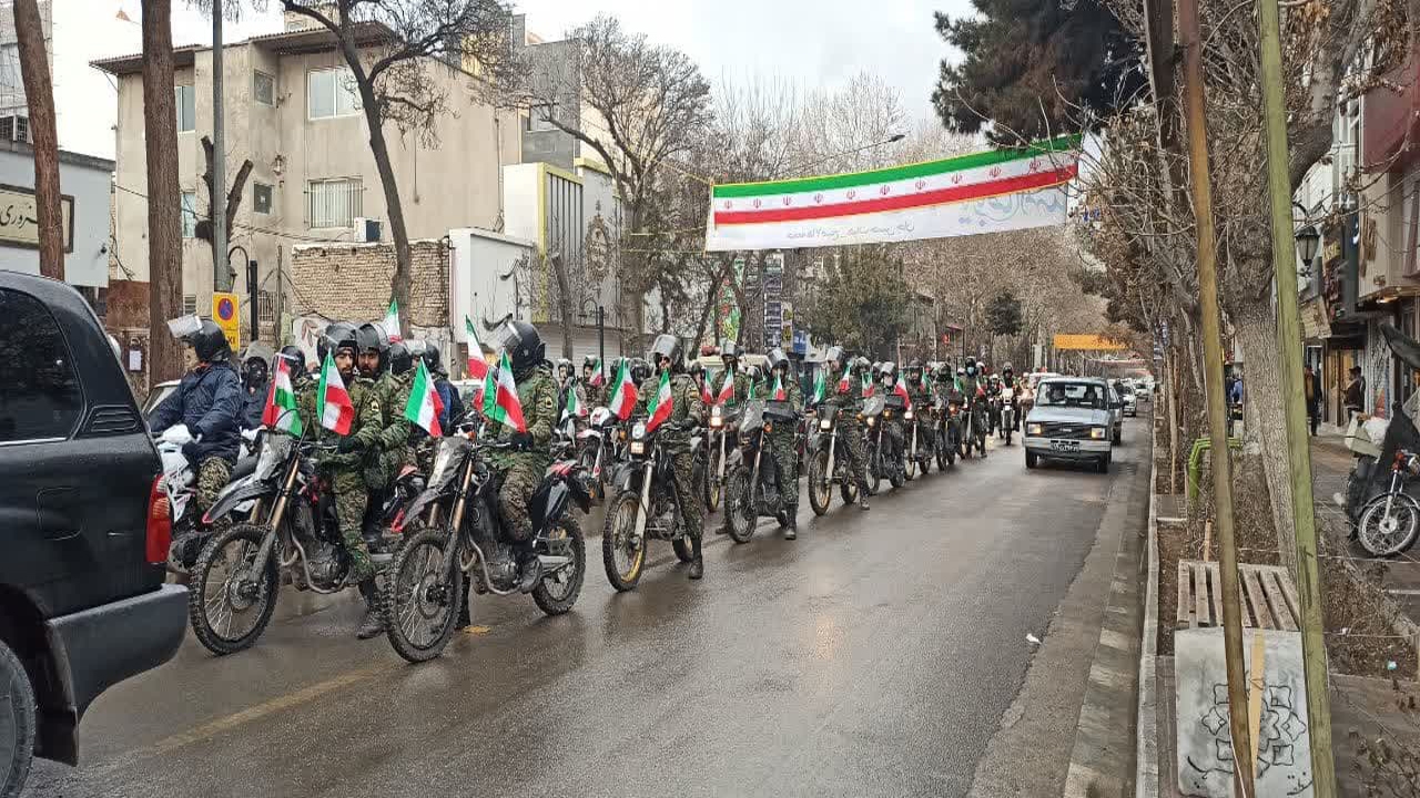 رژه تماشایی موتور سواران بجنوردی در ۱۲ بهمن