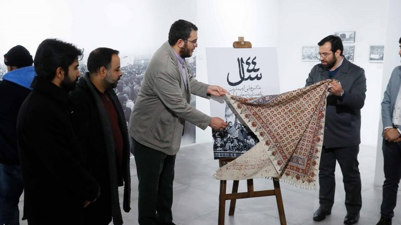 افتتاح نمایشگاه عکس «۴۴سال» در حوزه هنری