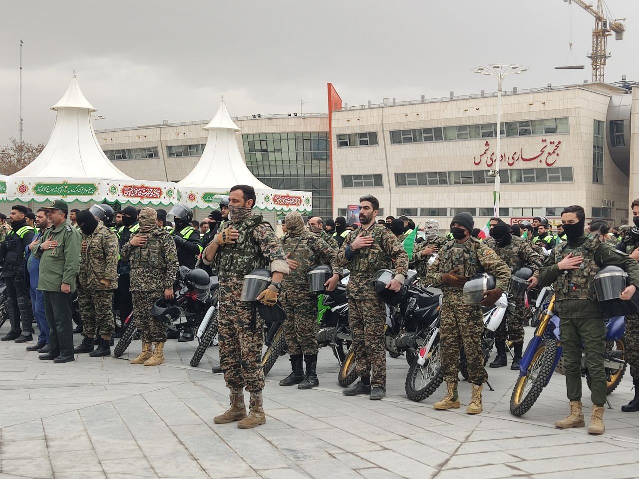 آغاز جشن&zwnj;های ۴۴ سالگی پیروزی انقلاب اسلامی در مشهد