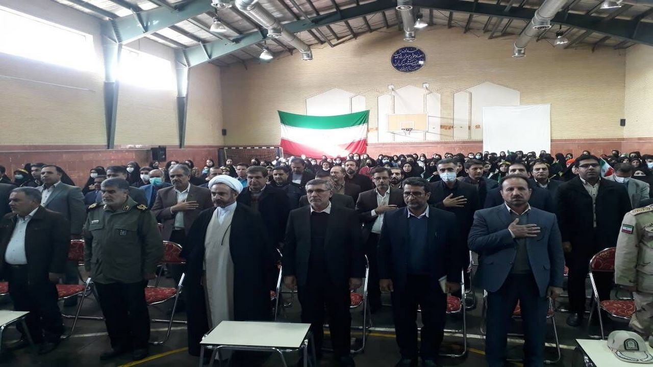 زنگ چهل و چهارمین فجر انقلاب در مدارس ایلام نواخته شد
