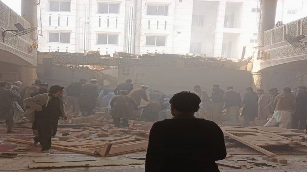پاکستان: شماری از مظنونان حمله به مسجد پیشاور را دستگیر کردیم
