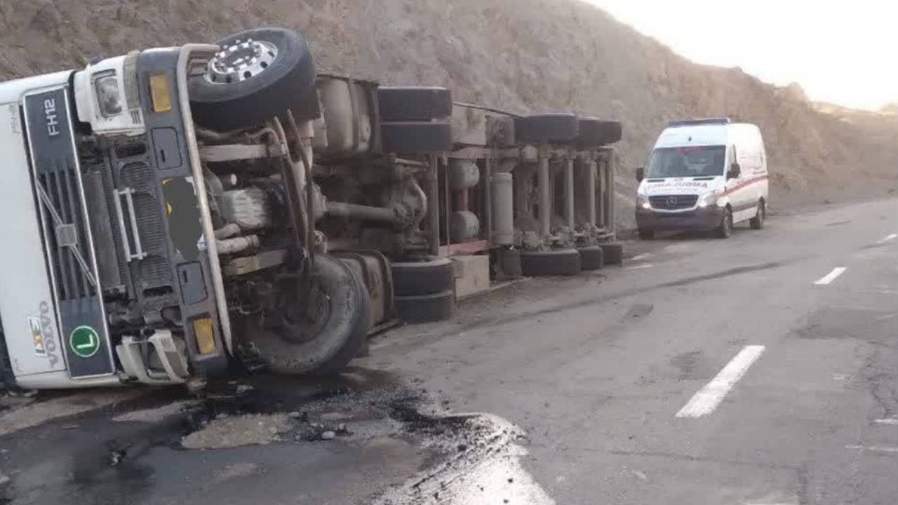 طوفان شن، ۲ حادثه رانندگی را در انار رقم زد